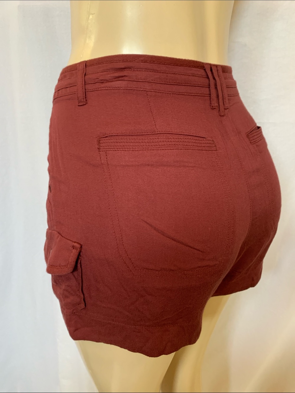DEMOCRACY Jeans Women’s Cargo Cotton Shorts Size 6 Petite Burgundy Color NWOT